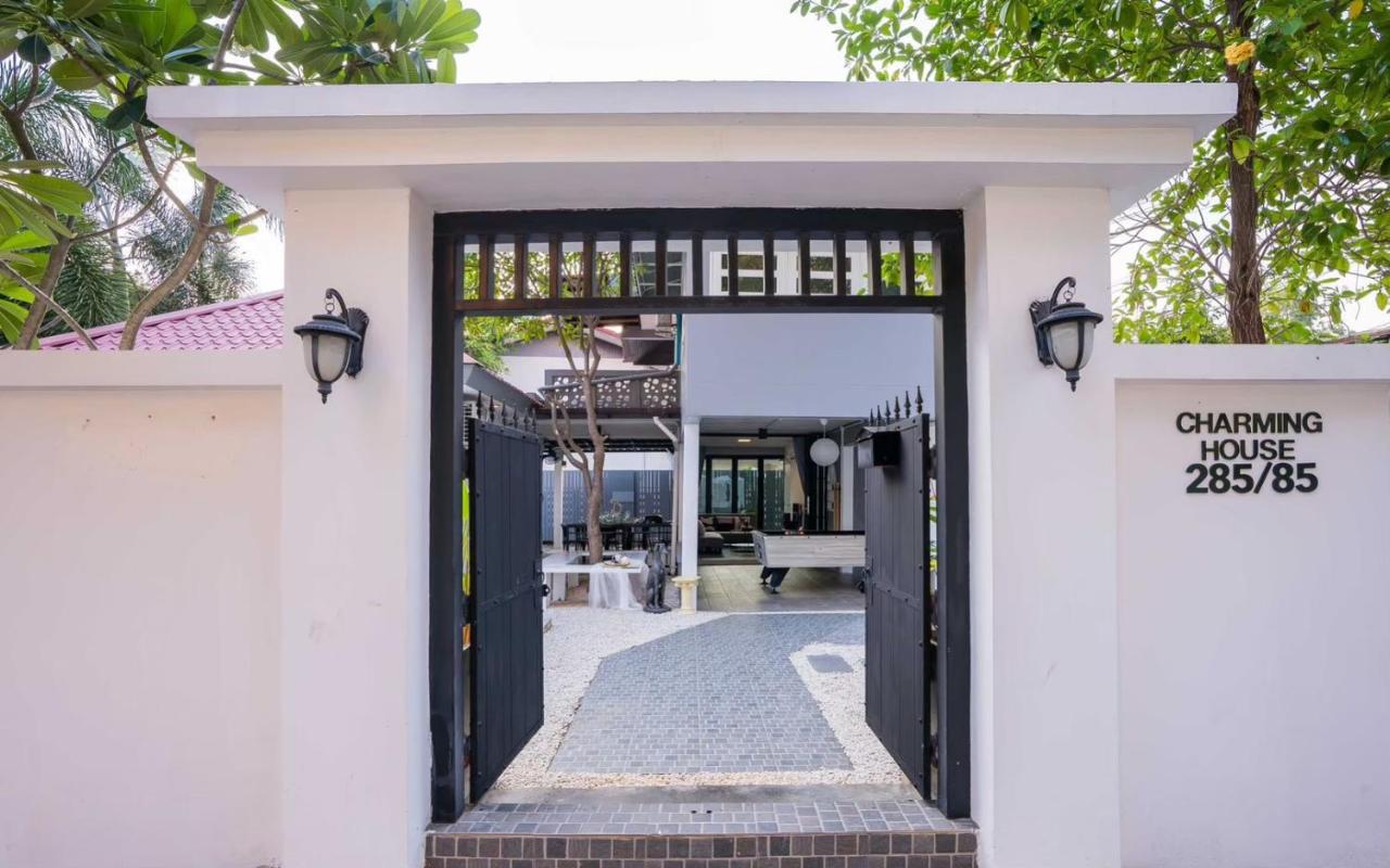 บ้านพักพูลวิลล่าติดทะเลพัทยา