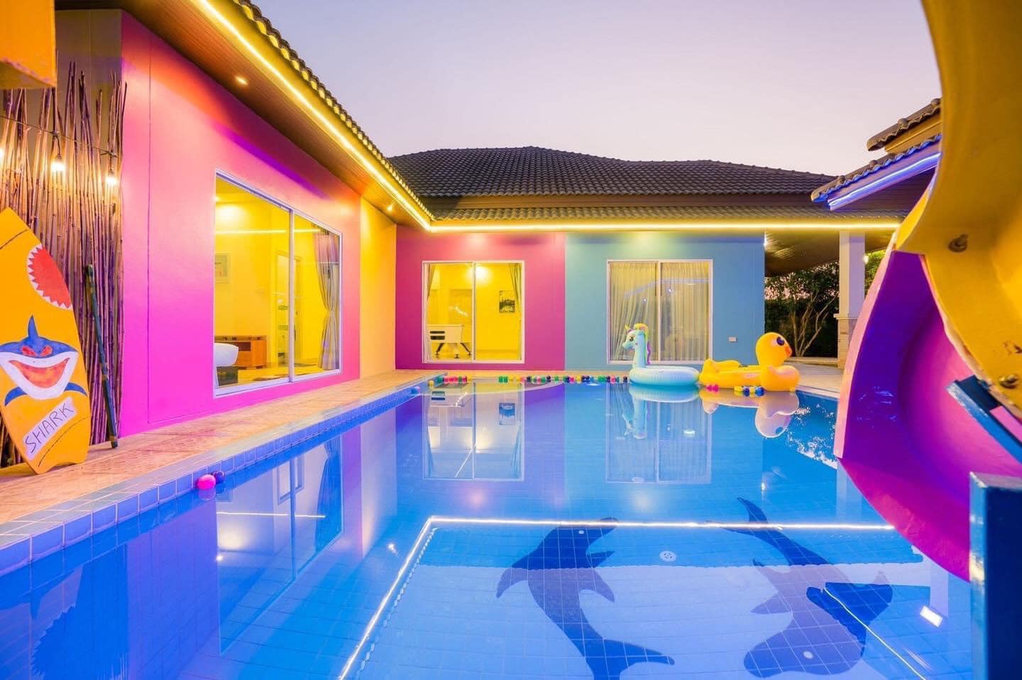 พูลวิลล่าบางเสร่