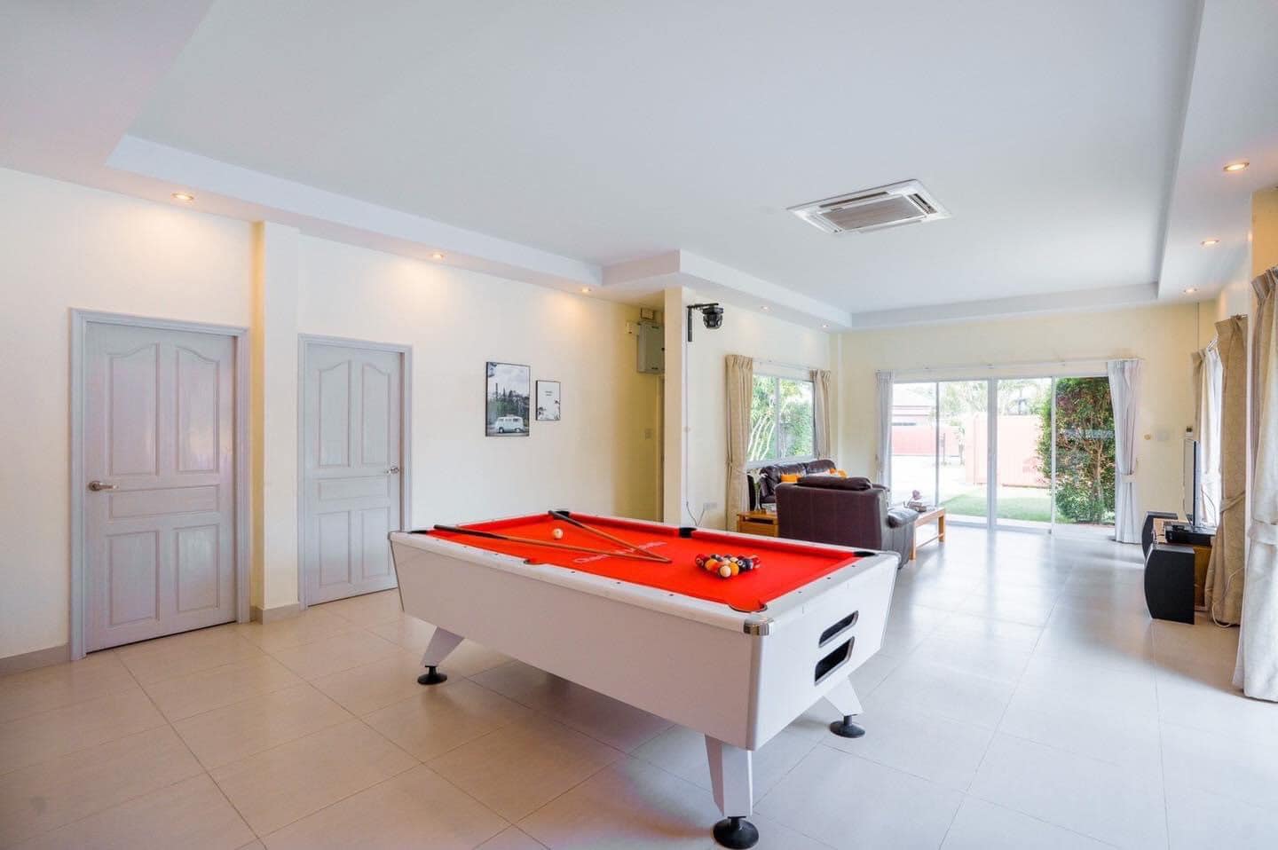 พูลวิลล่าบางเสร่