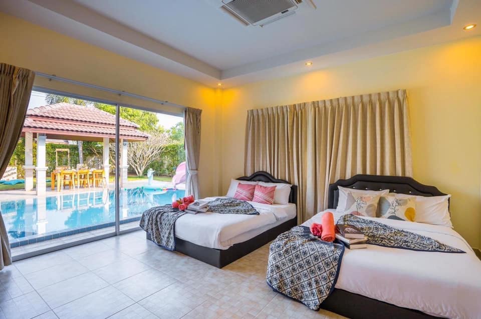 พูลวิลล่าบางเสร่