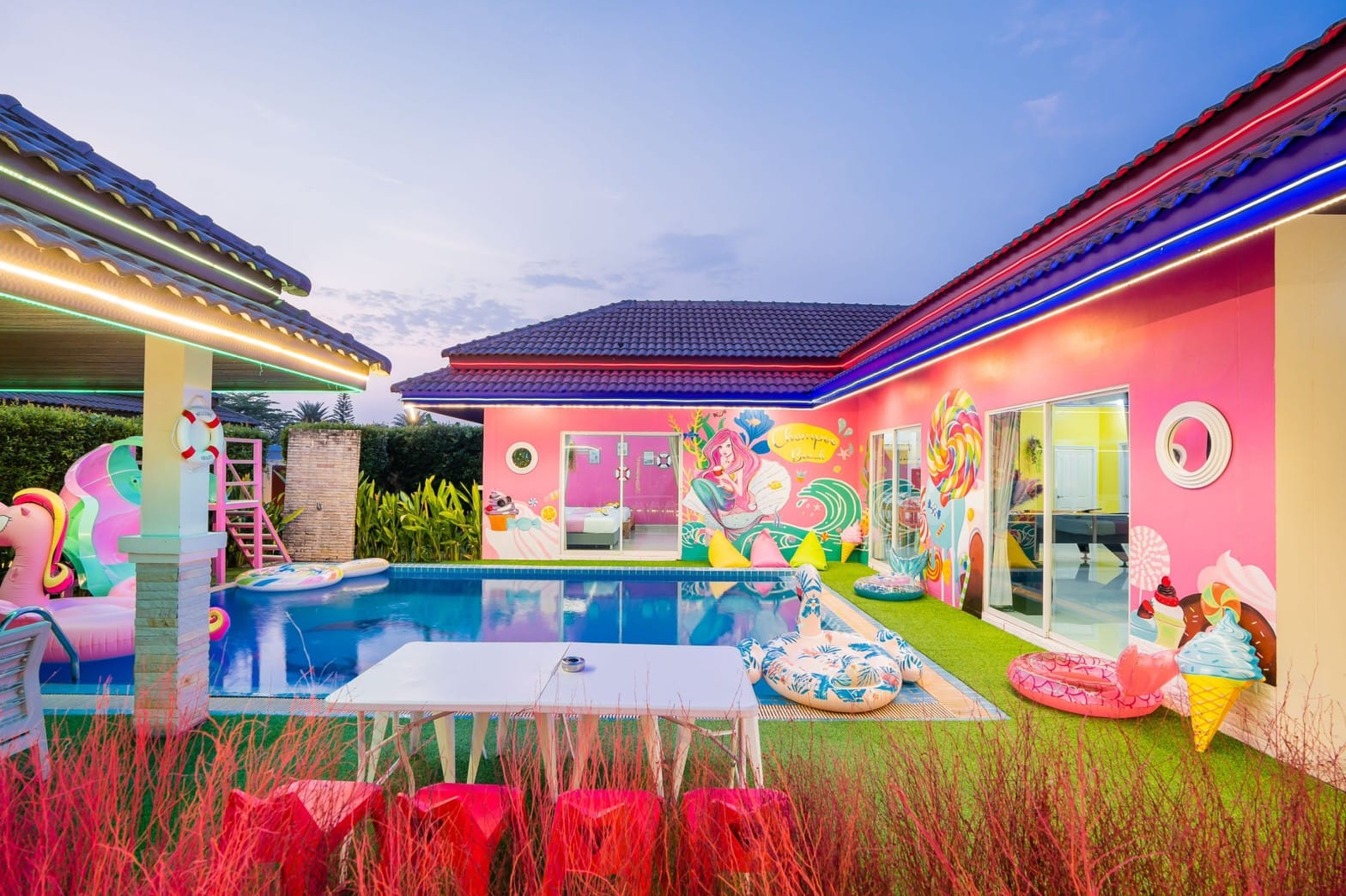 บ้านพักพูลวิลล่าติดทะเลพัทยา