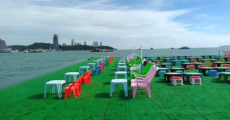 คาเฟ่ กลางทะเล พัทยา