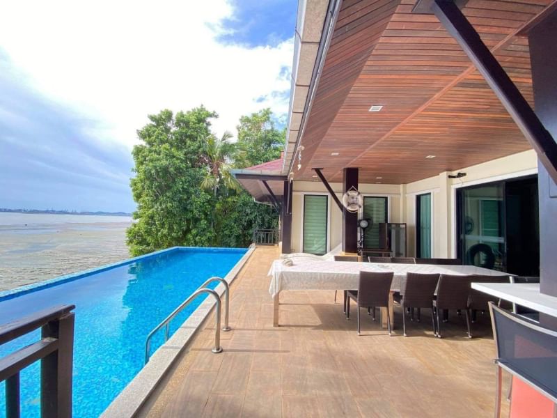 พูลวิลล่าบางเสร่