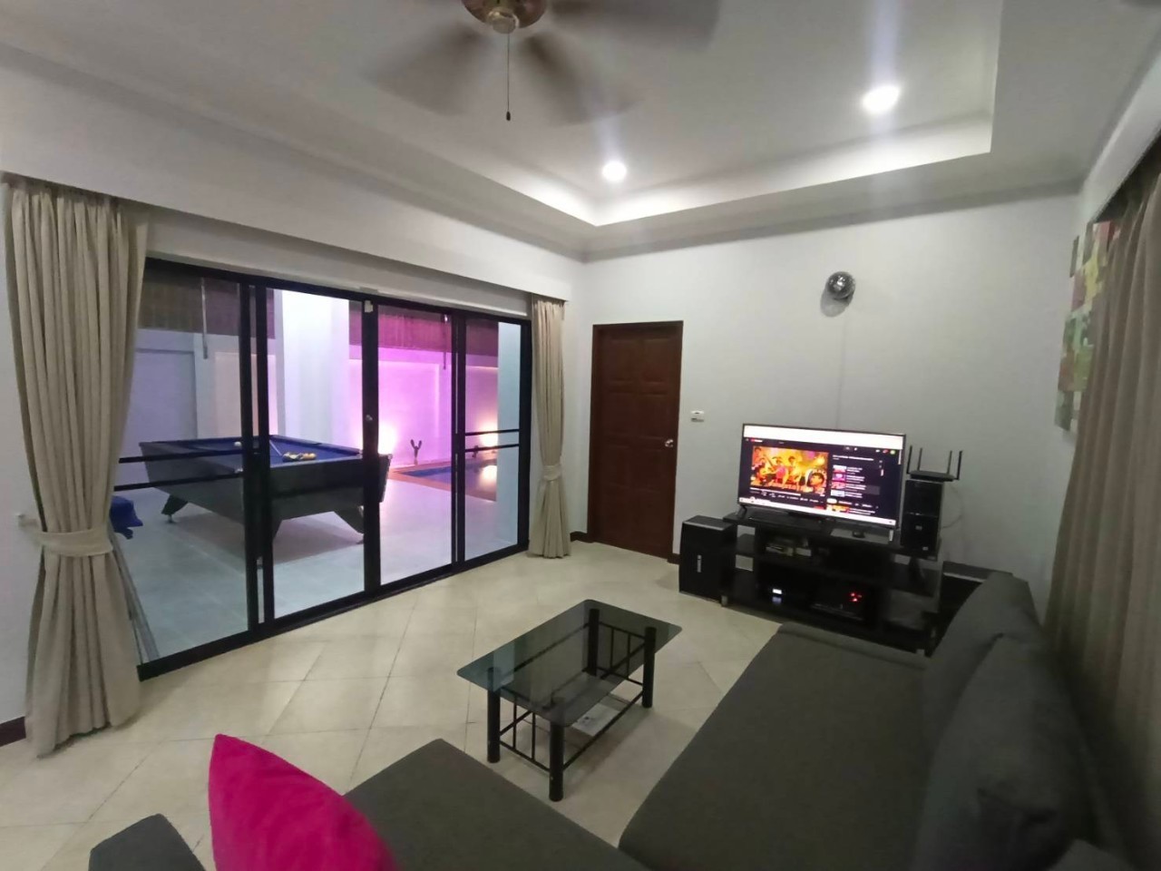 บ้านพักพูลวิลล่าพัทยา 6 คน