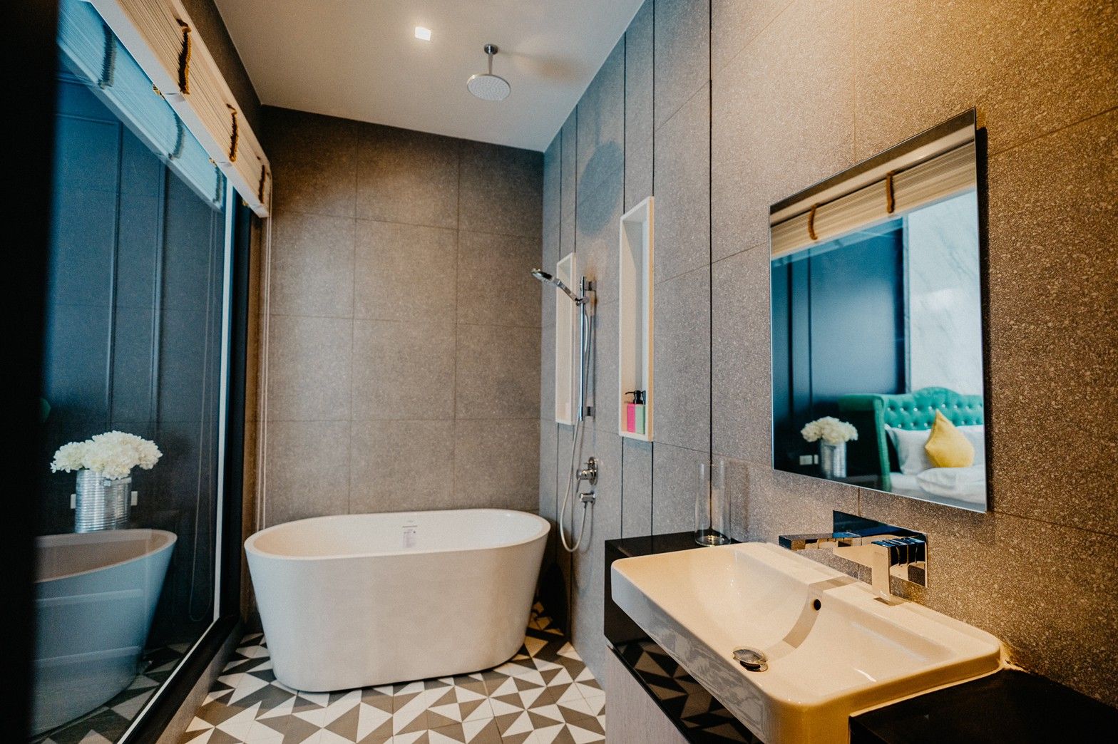 บ้านพักพูลวิลล่าติดทะเลพัทยา