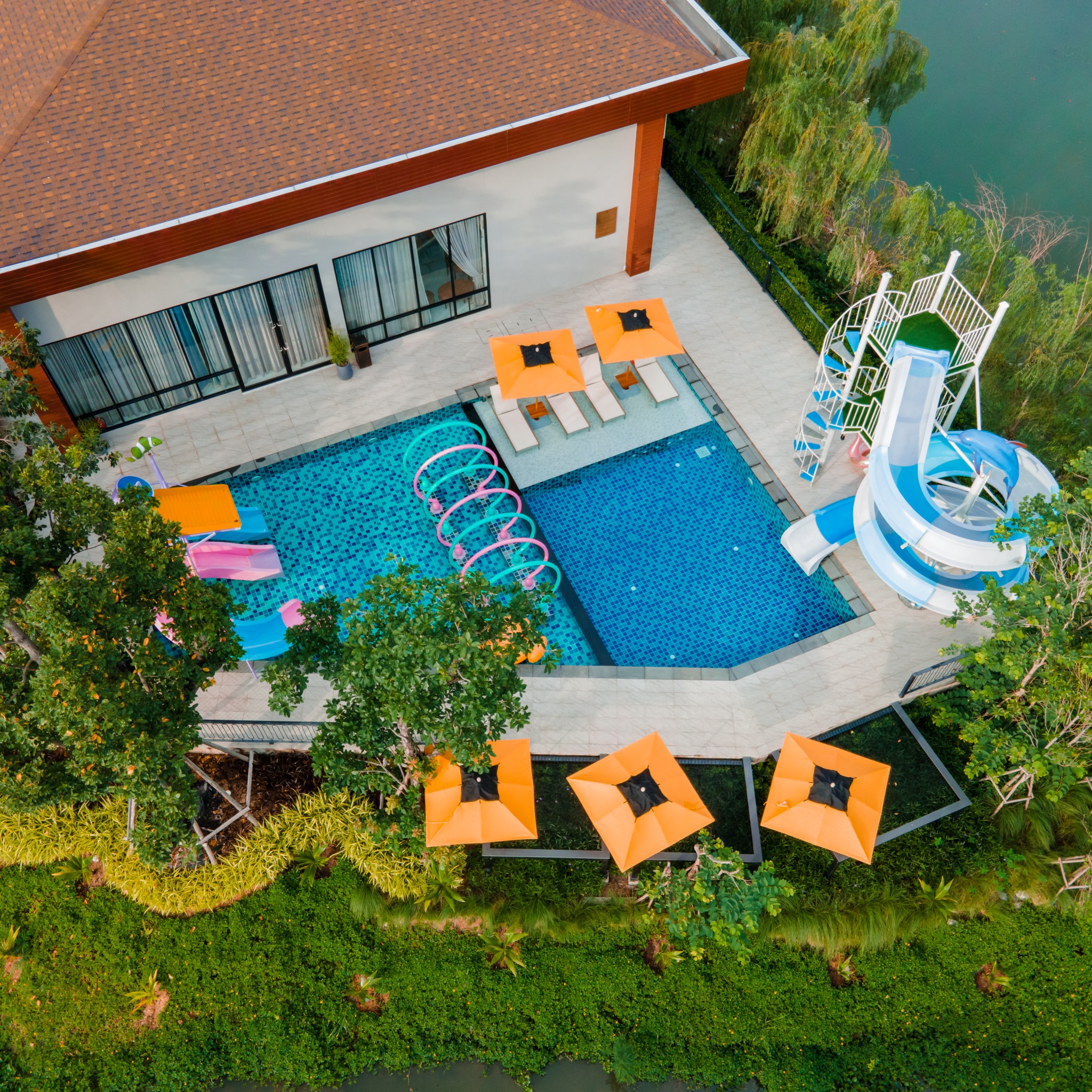 โรงแรมพูลวิลล่า พัทยา