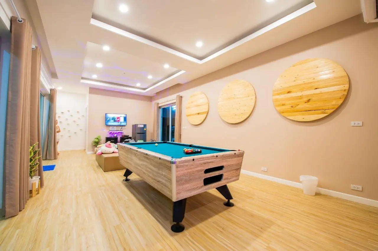 พูลวิลล่าพัทยา 10 คน