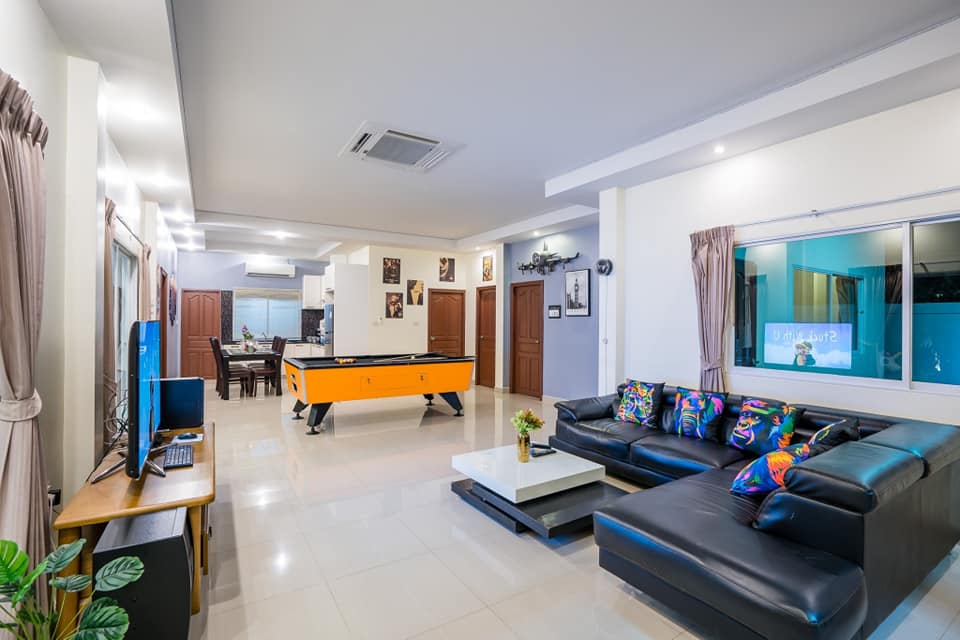 บ้านพักพูลวิลล่าติดทะเลพัทยา