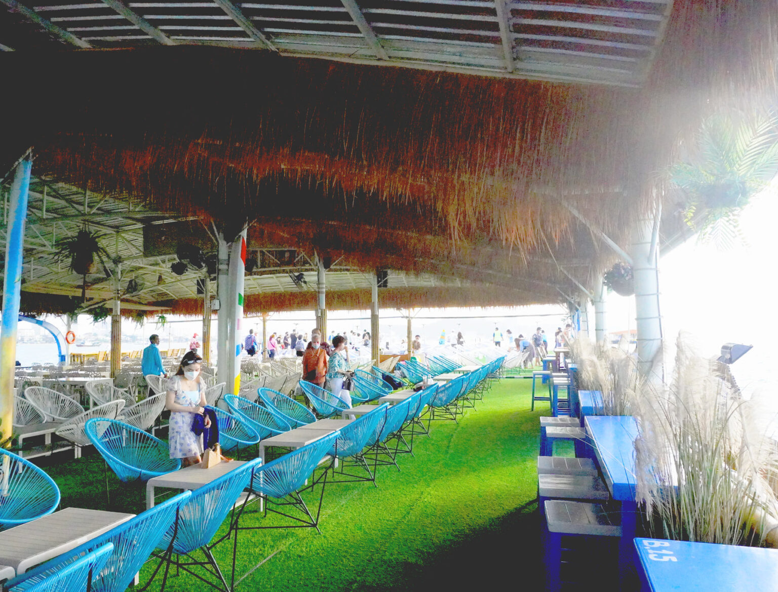 คาเฟ่ กลางทะเล พัทยา