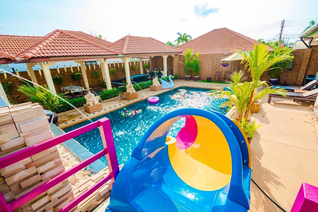 พูลวิลล่าบางเสร่