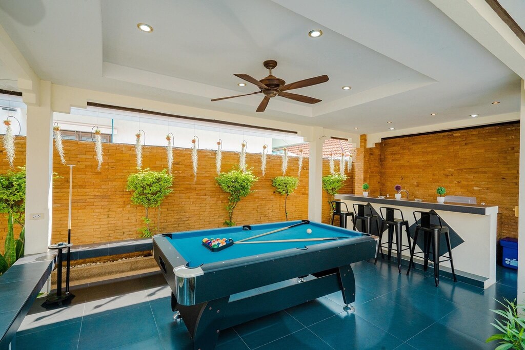 พูลวิลล่าบางเสร่