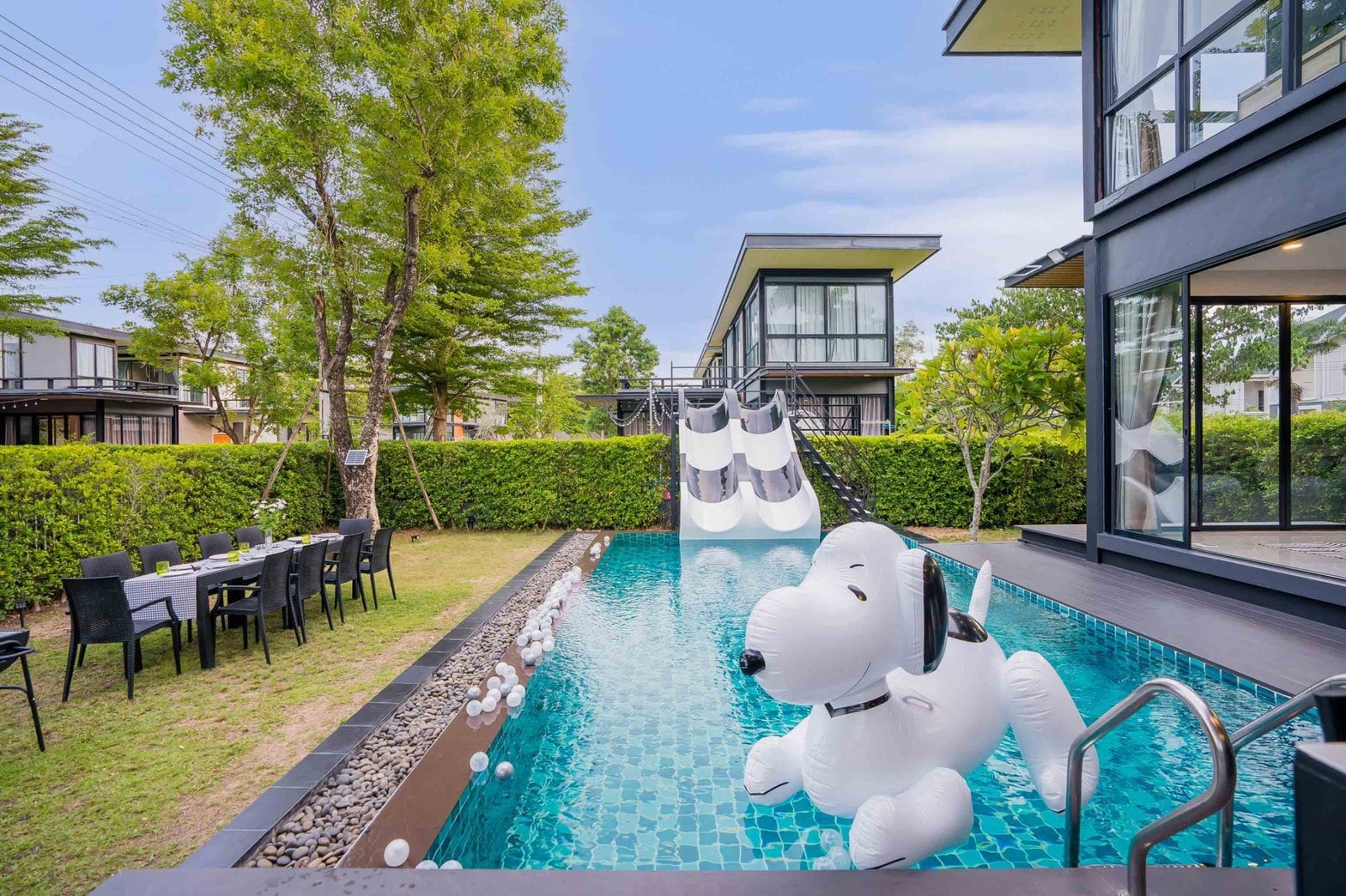 พูลวิลล่าบางเสร่