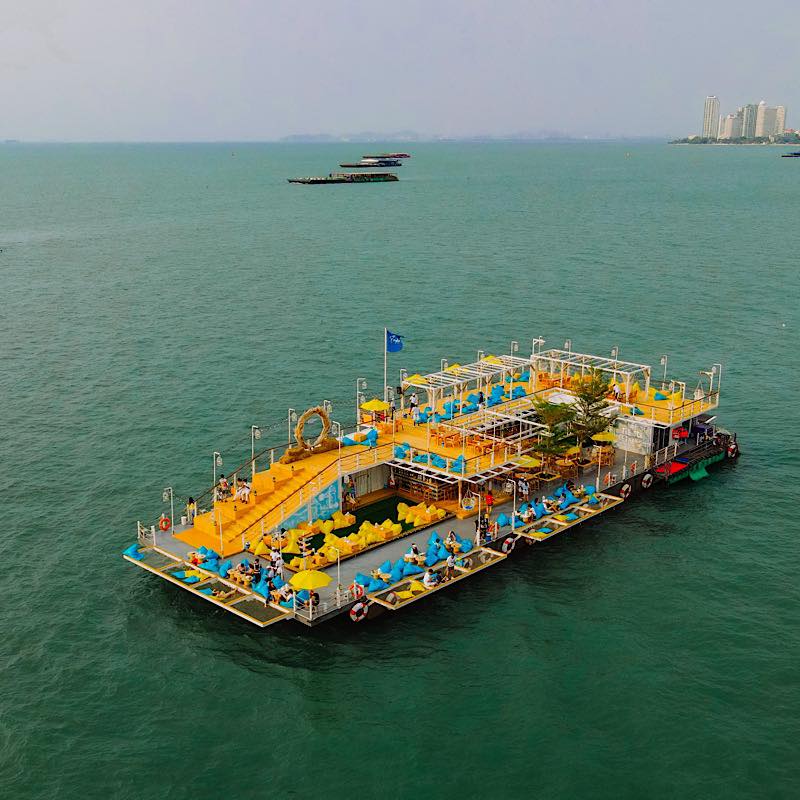 คาเฟ่ กลางทะเล พัทยา