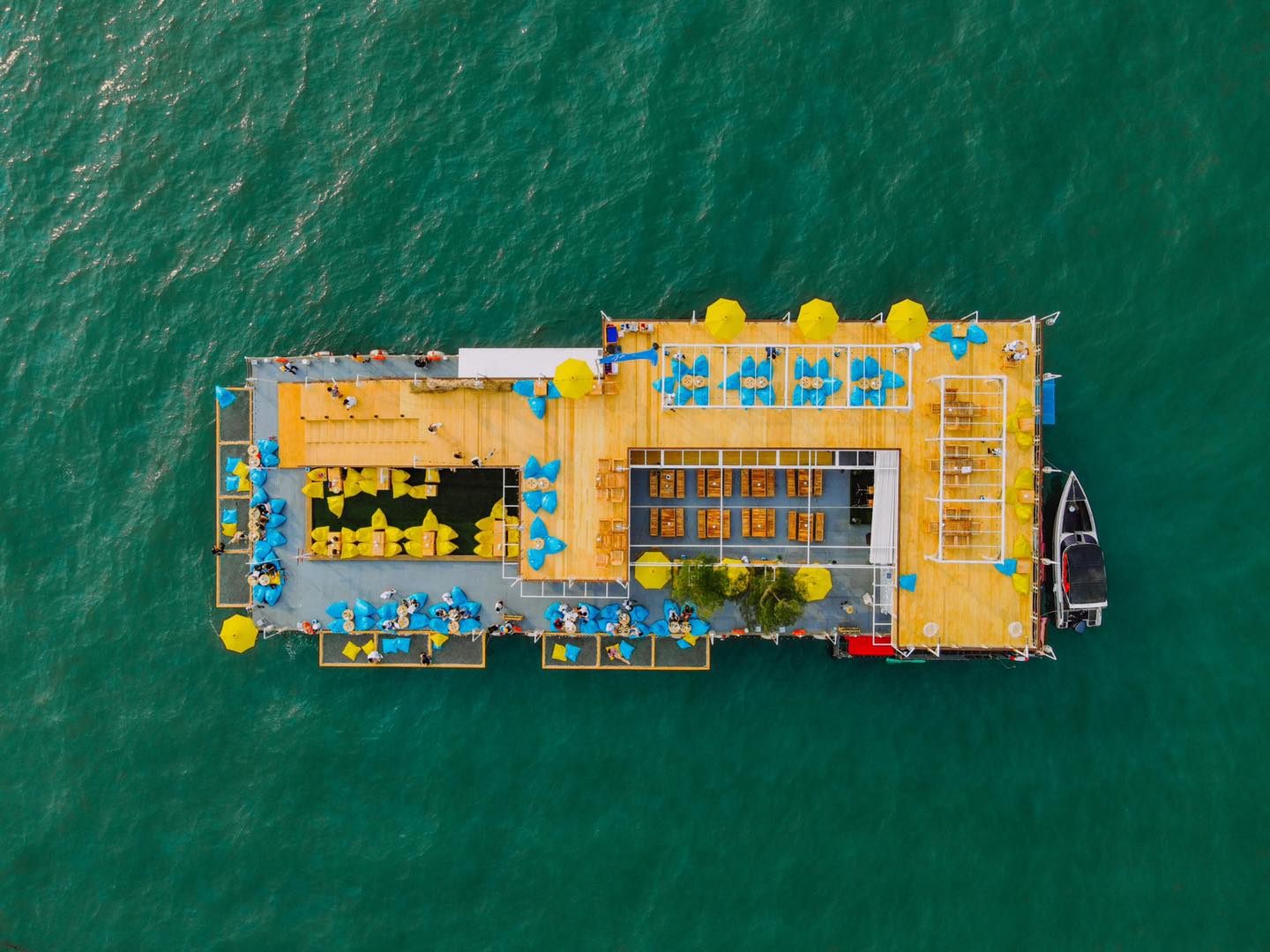 คาเฟ่ กลางทะเล พัทยา