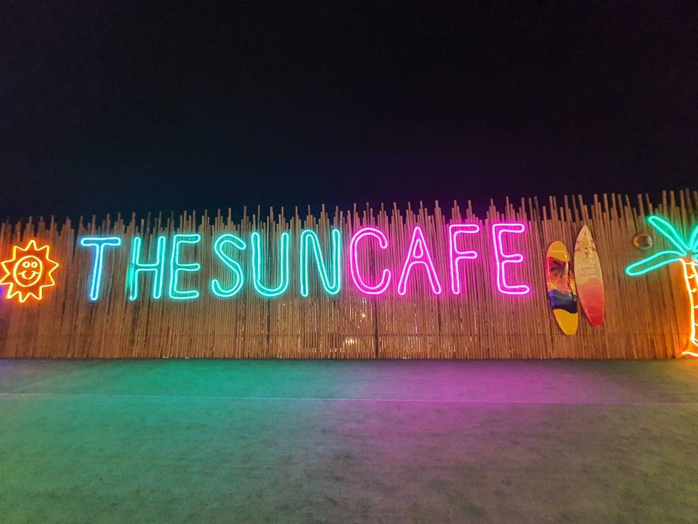 คาเฟ่ กลางทะเล พัทยา