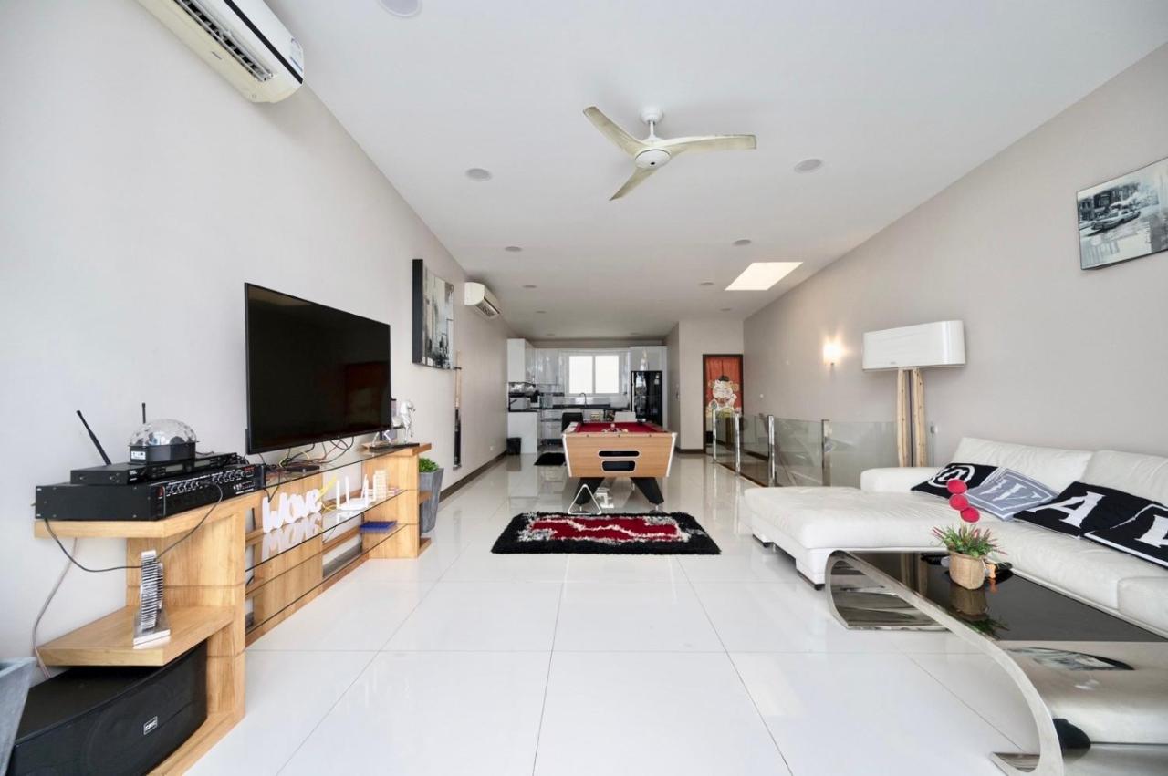 พูลวิลล่าบางเสร่