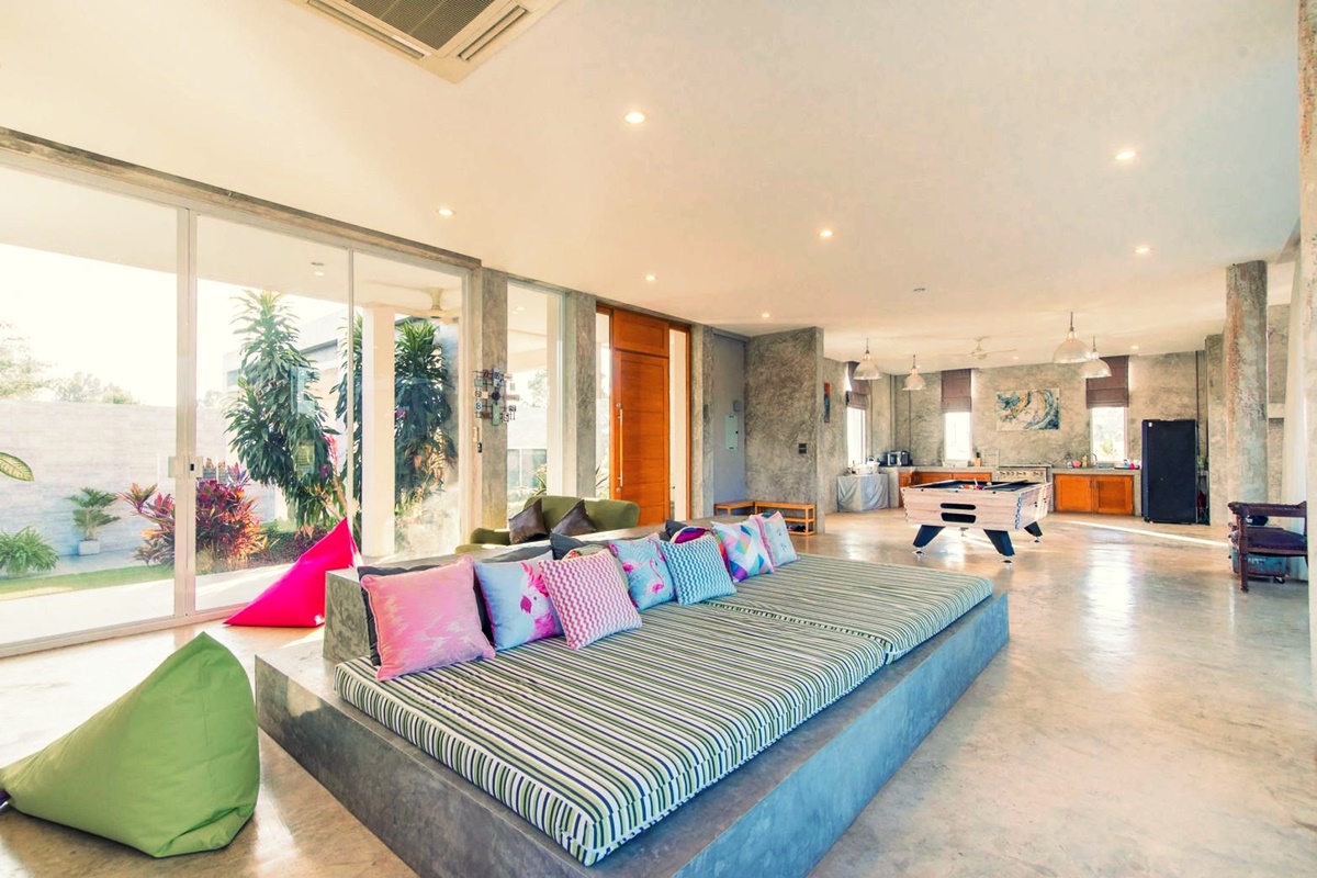 พูลวิลล่า พัทยา 20 คน