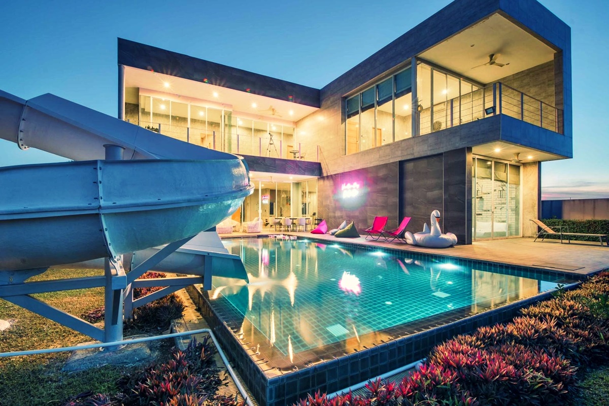 พูลวิลล่า พัทยา 20 คน