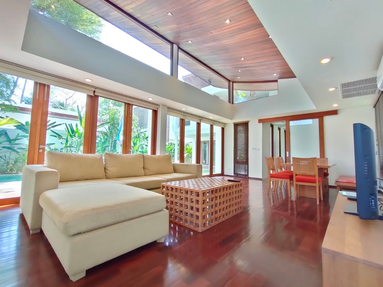 พูลวิลล่าประจวบคีรีขันธ์