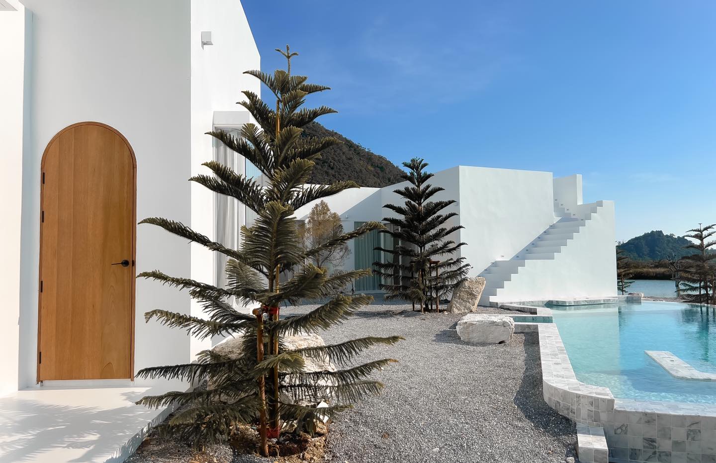 พูลวิลล่าปราณบุรี ติดทะเล